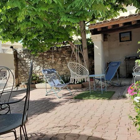 La Capucinette A L'Ombre Du Marronnier Villa Maussane les Alpilles Buitenkant foto