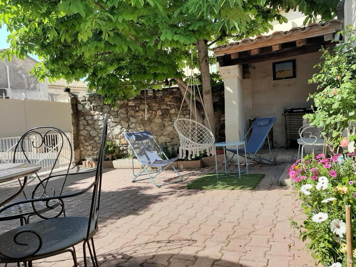 La Capucinette A L'Ombre Du Marronnier Villa Maussane les Alpilles Buitenkant foto